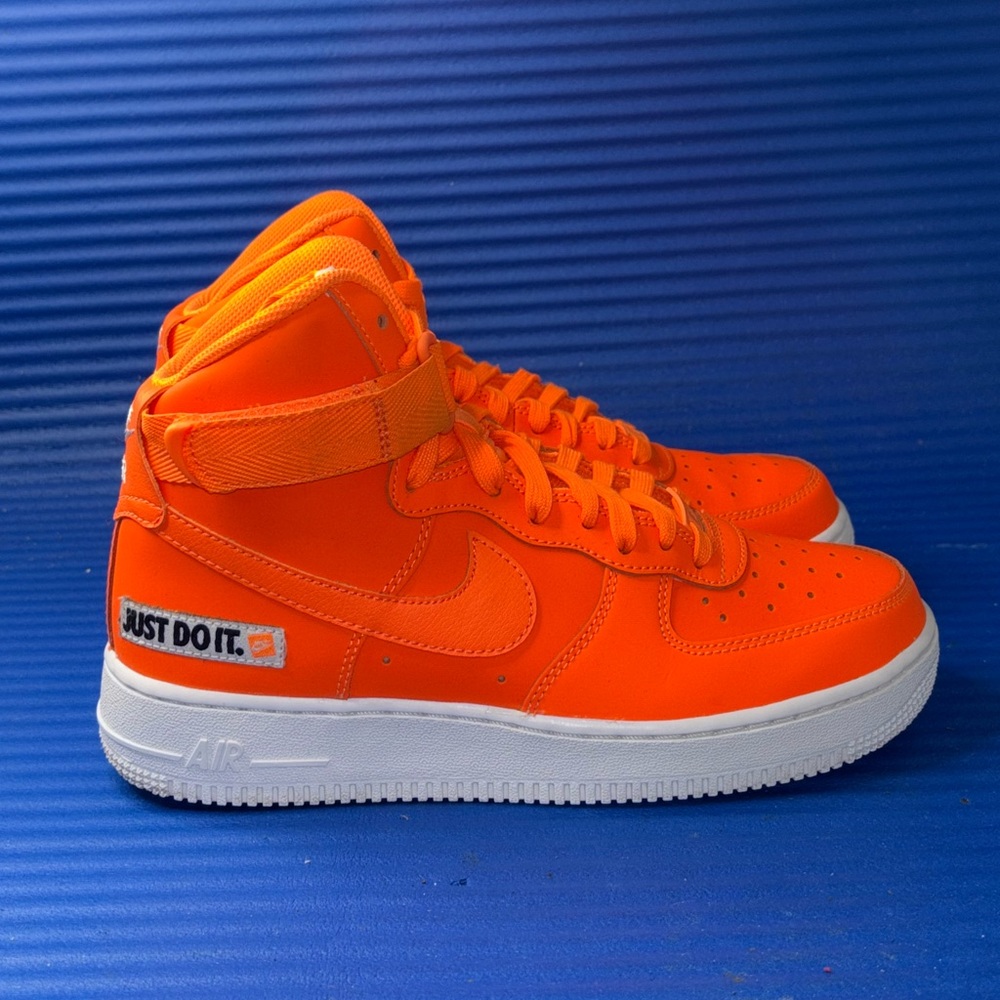 Size 7Y- GS Nike Air Force 1 High LV8 “Just Do It” Strap Orange AV7951-800